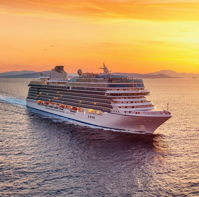 FERRIES & CRUISES - Passenger enjoying DreamStream